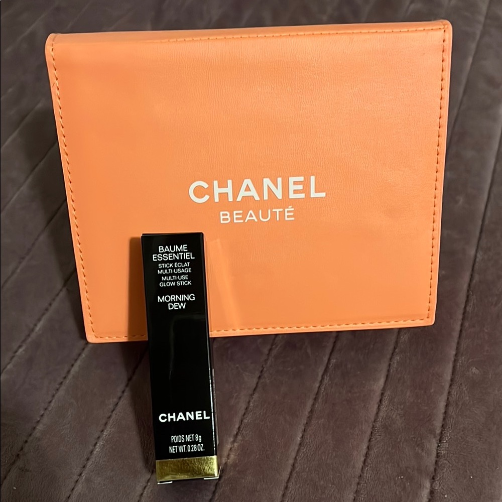 Chanel Beauté magnetic Orange Pouch with Multi-use Glow Stick
